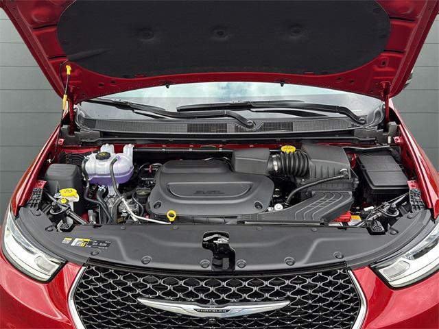 new 2026 Chrysler Pacifica car, priced at $41,893