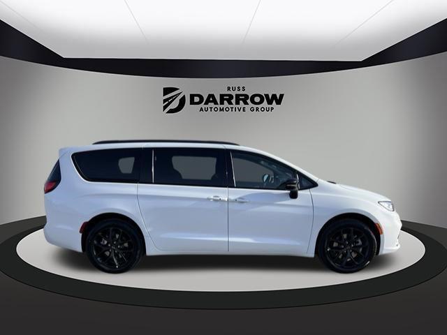 new 2024 Chrysler Pacifica car, priced at $53,340