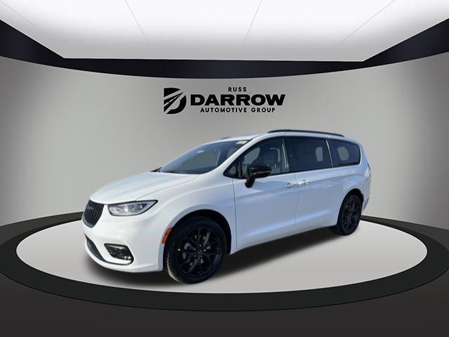 new 2024 Chrysler Pacifica car, priced at $52,590