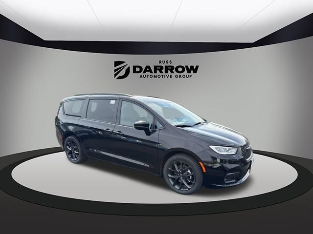new 2025 Chrysler Pacifica car, priced at $52,736