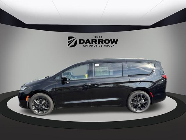new 2025 Chrysler Pacifica car, priced at $52,736