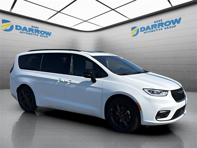 new 2026 Chrysler Pacifica car, priced at $47,709
