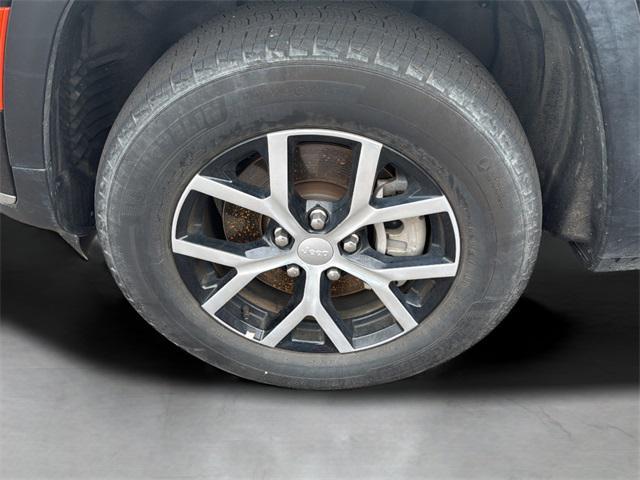 used 2024 Jeep Grand Cherokee L car, priced at $33,375