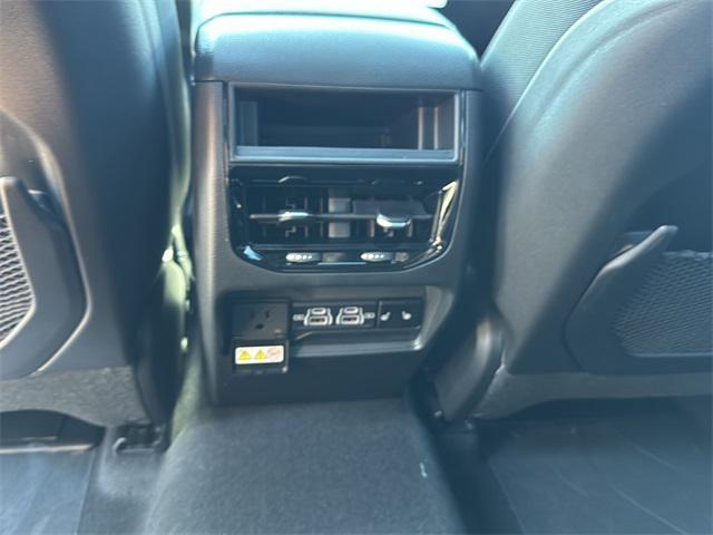 new 2025 Jeep Grand Cherokee car, priced at $46,998