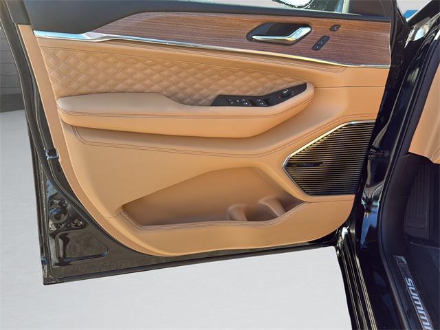 new 2025 Jeep Grand Cherokee car, priced at $65,747