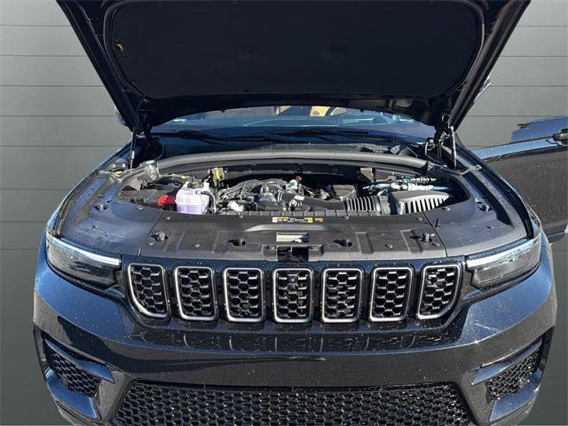 new 2025 Jeep Grand Cherokee car, priced at $65,747
