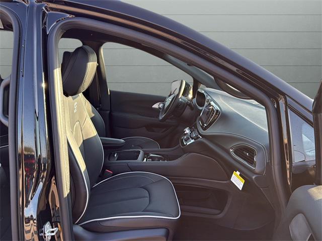 new 2026 Chrysler Pacifica car, priced at $47,709