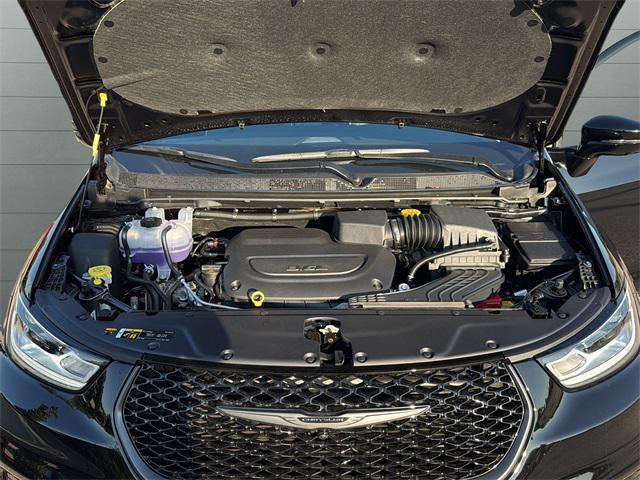 new 2026 Chrysler Pacifica car, priced at $47,709