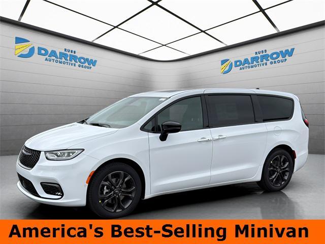 new 2026 Chrysler Pacifica car, priced at $45,678