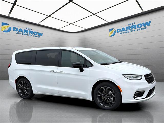 new 2026 Chrysler Pacifica car, priced at $45,678