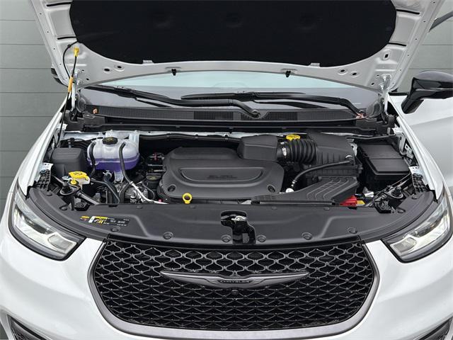 new 2026 Chrysler Pacifica car, priced at $45,678