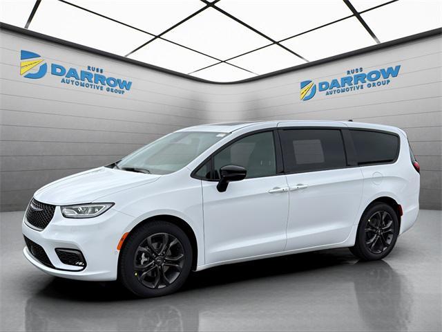 new 2026 Chrysler Pacifica car, priced at $45,678