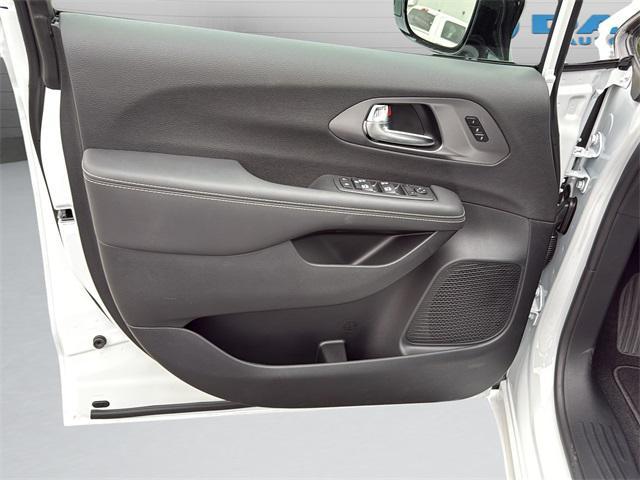 new 2026 Chrysler Pacifica car, priced at $45,678