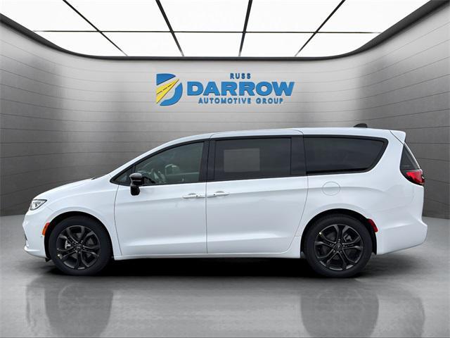 new 2026 Chrysler Pacifica car, priced at $45,678
