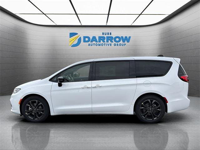 new 2026 Chrysler Pacifica car, priced at $45,678