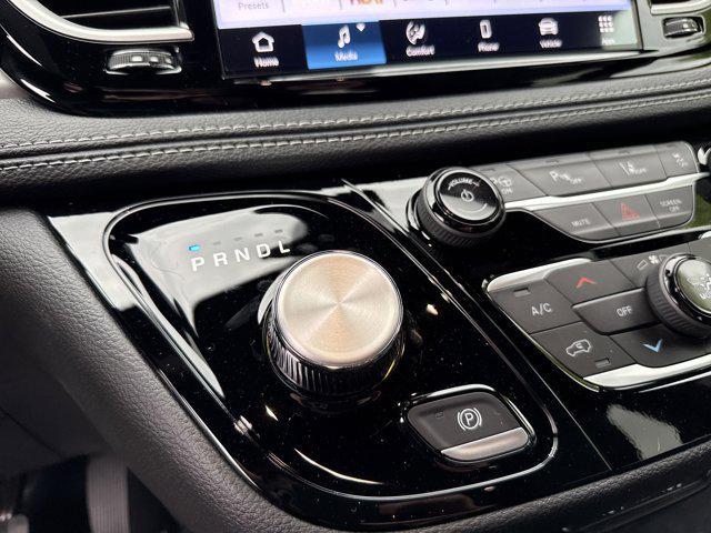 new 2025 Chrysler Pacifica Hybrid car, priced at $49,376