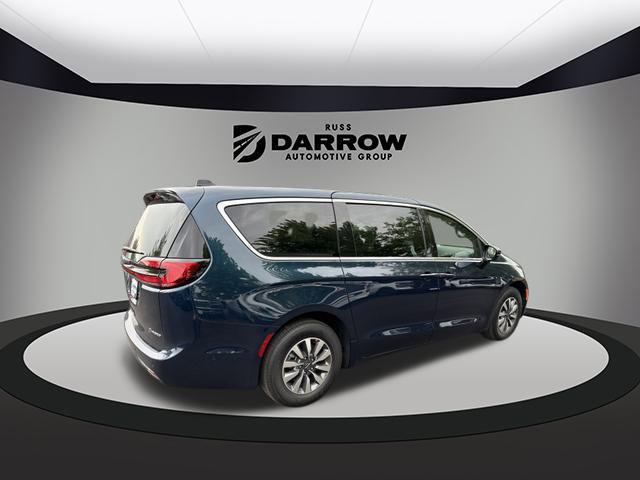 new 2025 Chrysler Pacifica Hybrid car, priced at $49,376
