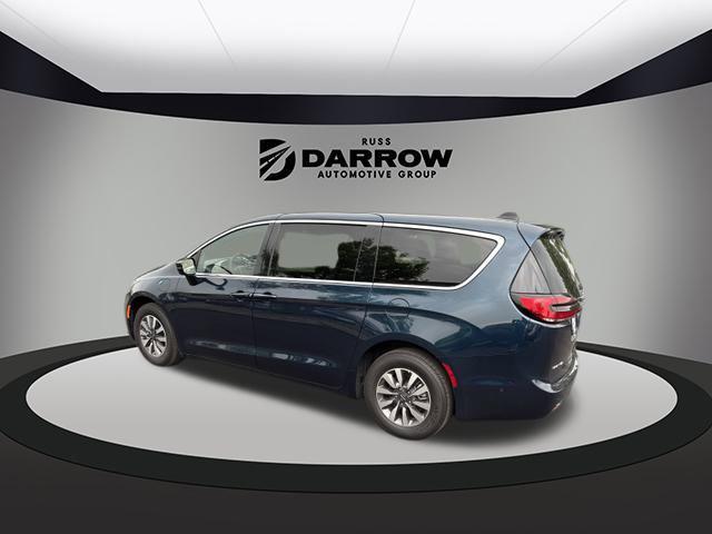 new 2025 Chrysler Pacifica Hybrid car, priced at $49,376