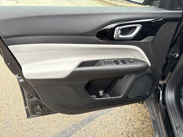 new 2025 Jeep Compass car, priced at $30,992