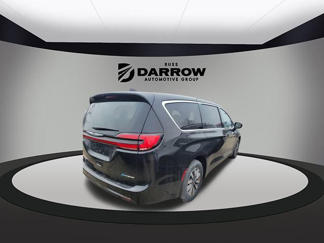 new 2025 Chrysler Pacifica Hybrid car, priced at $46,530