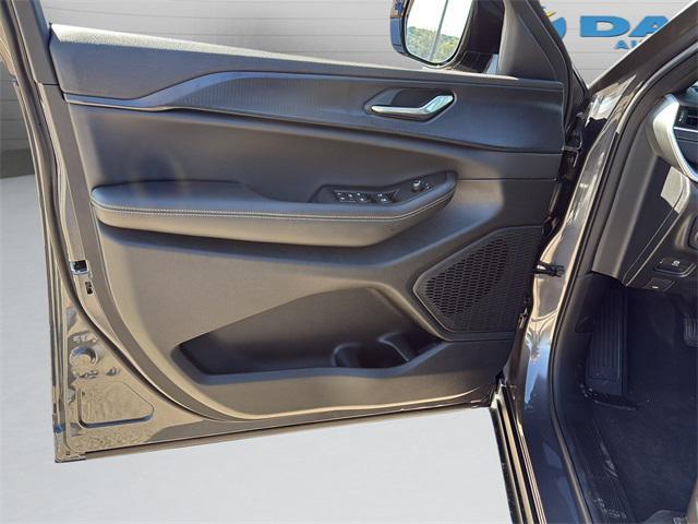 new 2025 Jeep Grand Cherokee car, priced at $42,853