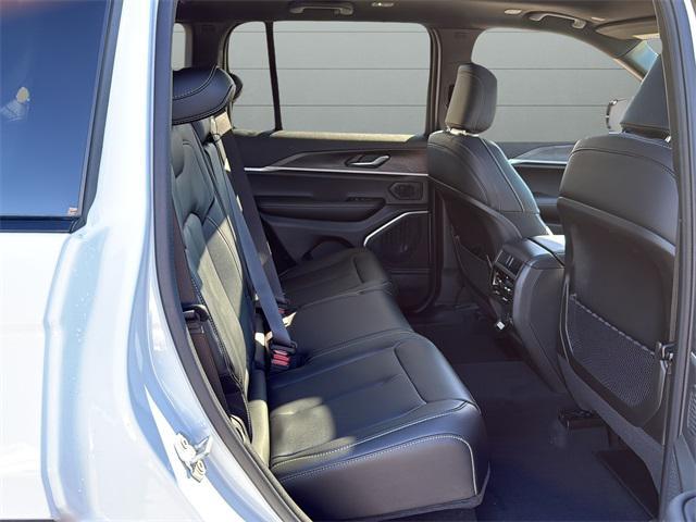 new 2025 Jeep Grand Cherokee car, priced at $49,790