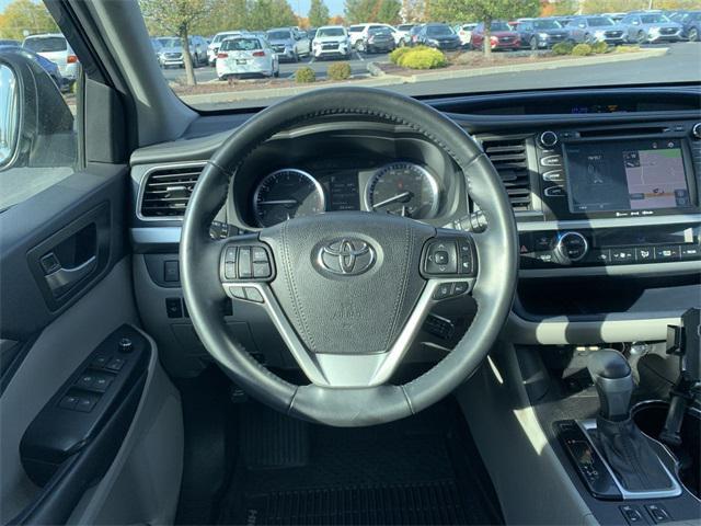 used 2019 Toyota Highlander car, priced at $27,371