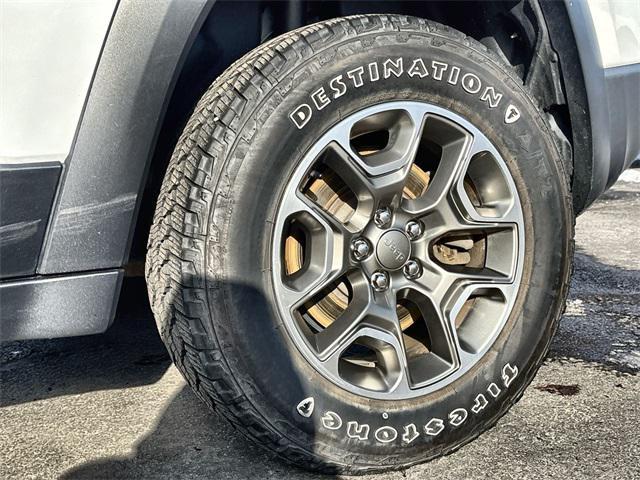 used 2020 Jeep Cherokee car, priced at $18,499