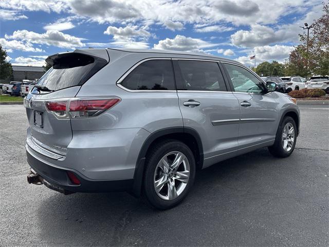 used 2016 Toyota Highlander car, priced at $17,281