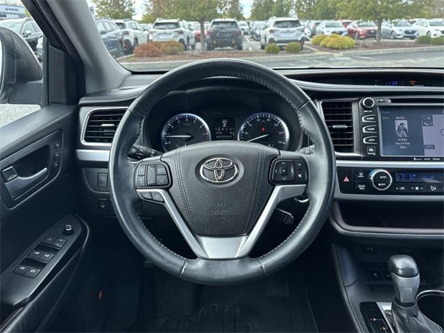 used 2016 Toyota Highlander car, priced at $17,281
