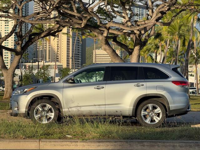 used 2019 Toyota Highlander car, priced at $27,995