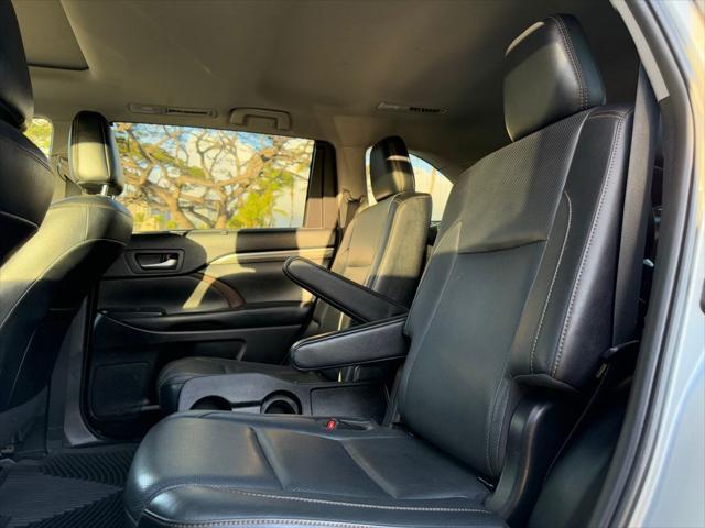 used 2019 Toyota Highlander car, priced at $27,995