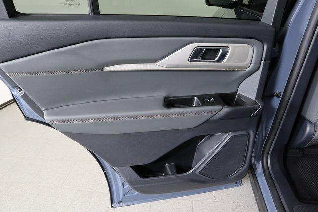 new 2025 Ford Explorer car, priced at $45,085