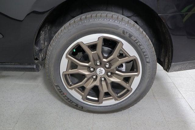 new 2025 Ford Expedition car, priced at $85,650