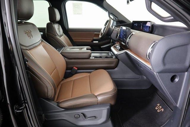 new 2025 Ford Expedition car, priced at $85,650