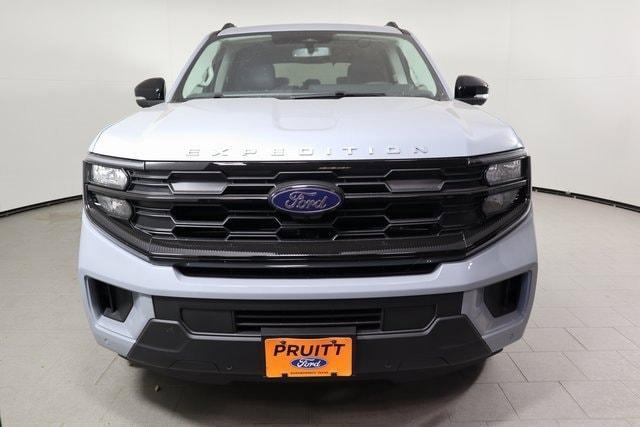 new 2025 Ford Expedition car, priced at $73,340