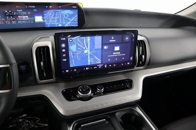 new 2025 Ford Expedition car, priced at $73,340