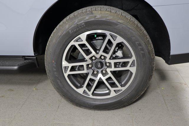 new 2025 Ford Expedition car, priced at $74,085