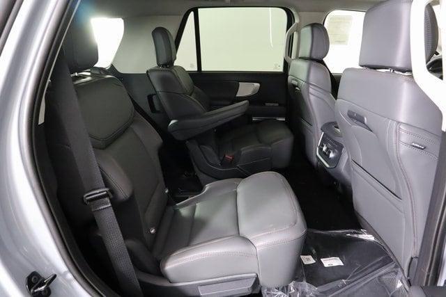 new 2025 Ford Expedition car, priced at $72,205