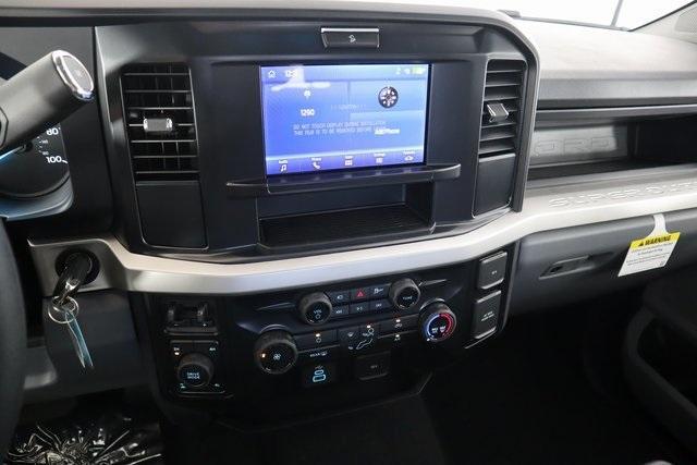 new 2025 Ford F-250 car, priced at $60,820