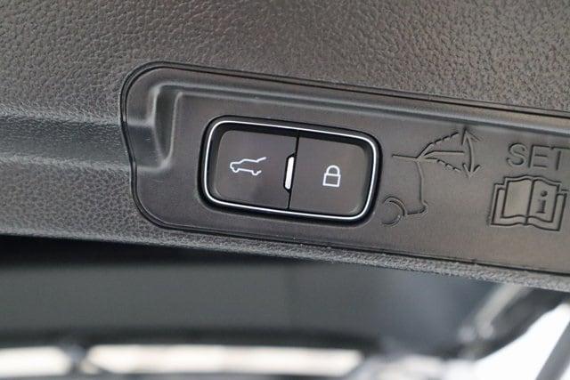 used 2020 Ford Explorer car