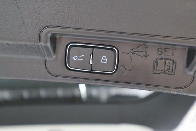 used 2022 Ford Explorer car