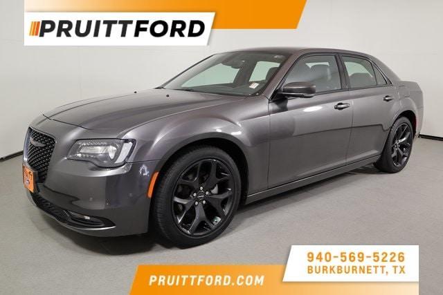 used 2023 Chrysler 300 car