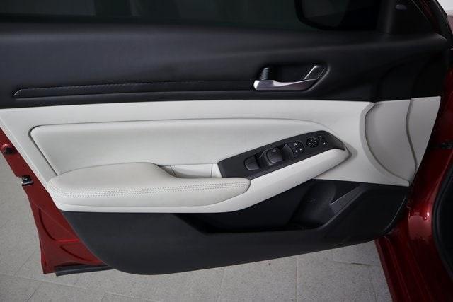 used 2024 Nissan Altima car