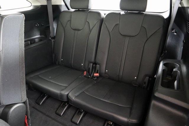 used 2025 Kia Sorento car, priced at $30,950