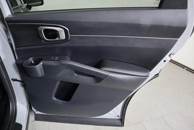used 2025 Kia Sorento car, priced at $30,950