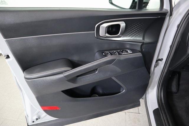 used 2025 Kia Sorento car, priced at $30,950