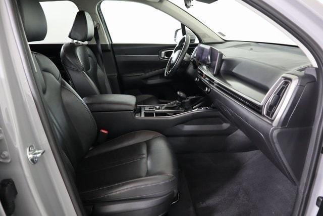 used 2025 Kia Sorento car, priced at $30,950