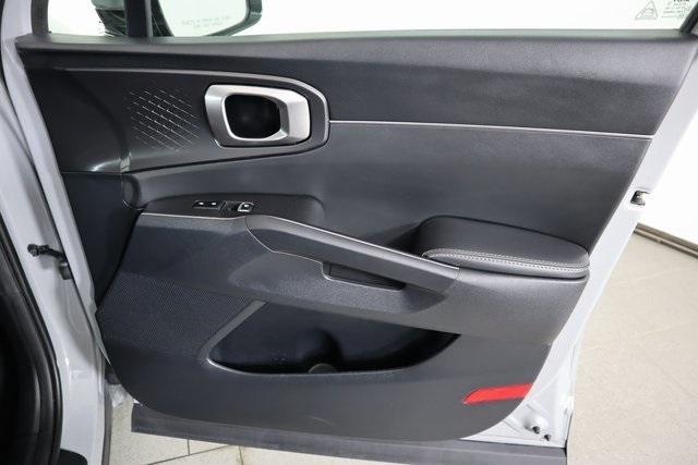 used 2025 Kia Sorento car, priced at $30,950