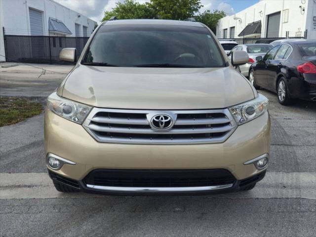 used 2012 Toyota Highlander car, priced at $13,999